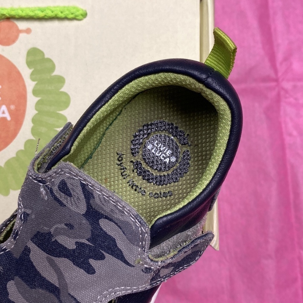 Boys Livie & Luca Shoes Size 7 GUC - Picture 3 of 8